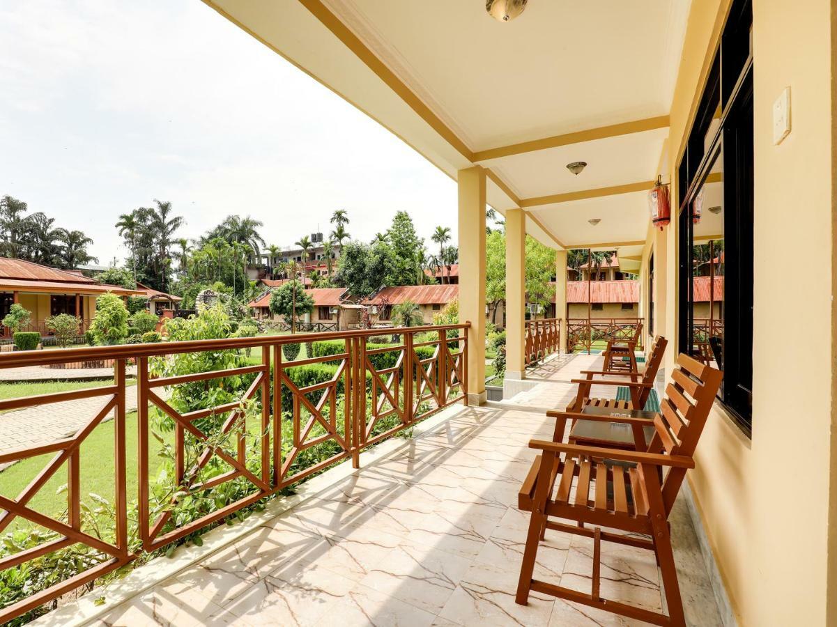 Hotel Wildlife Camp Sauraha Exterior foto