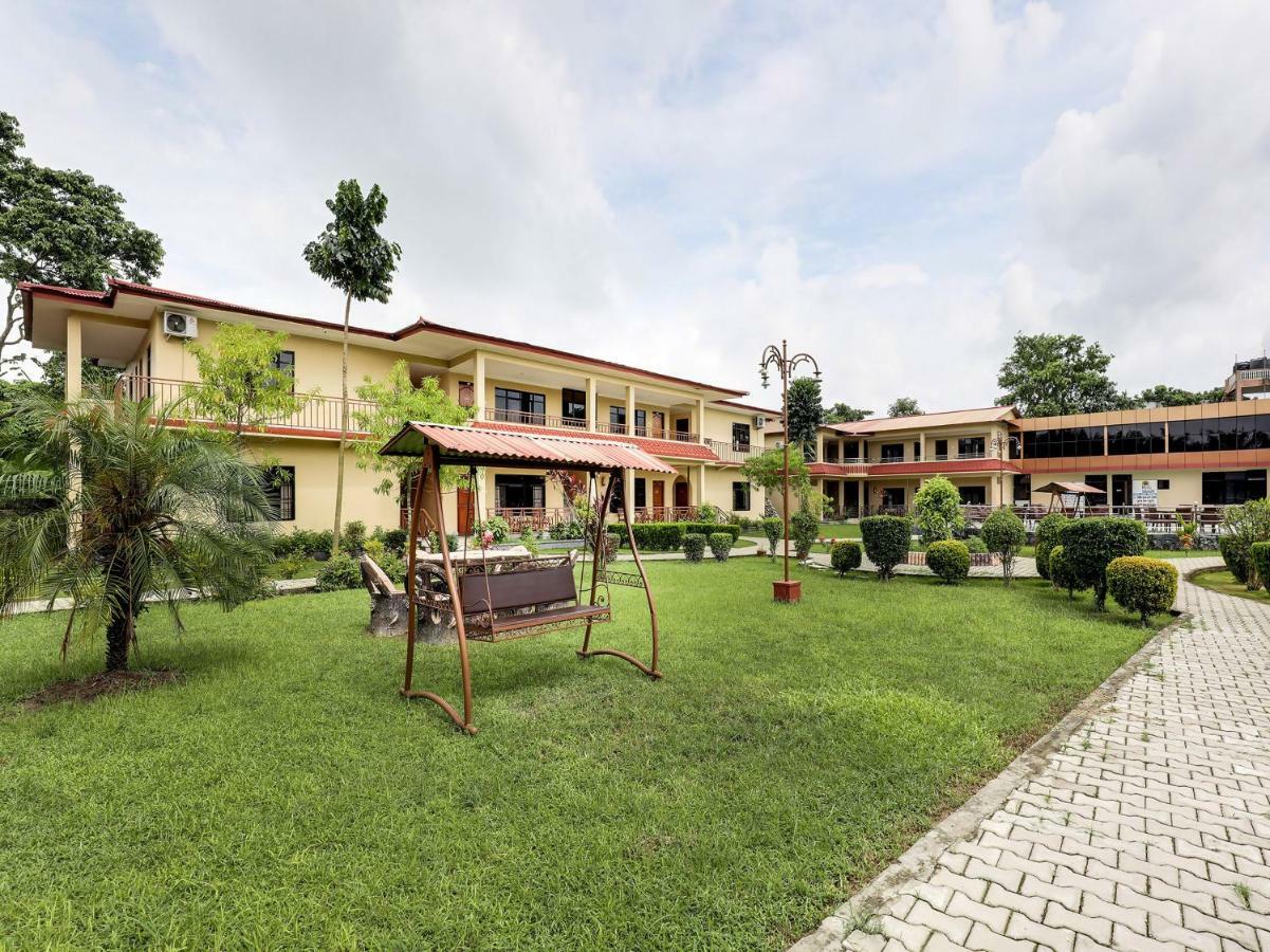Hotel Wildlife Camp Sauraha Exterior foto
