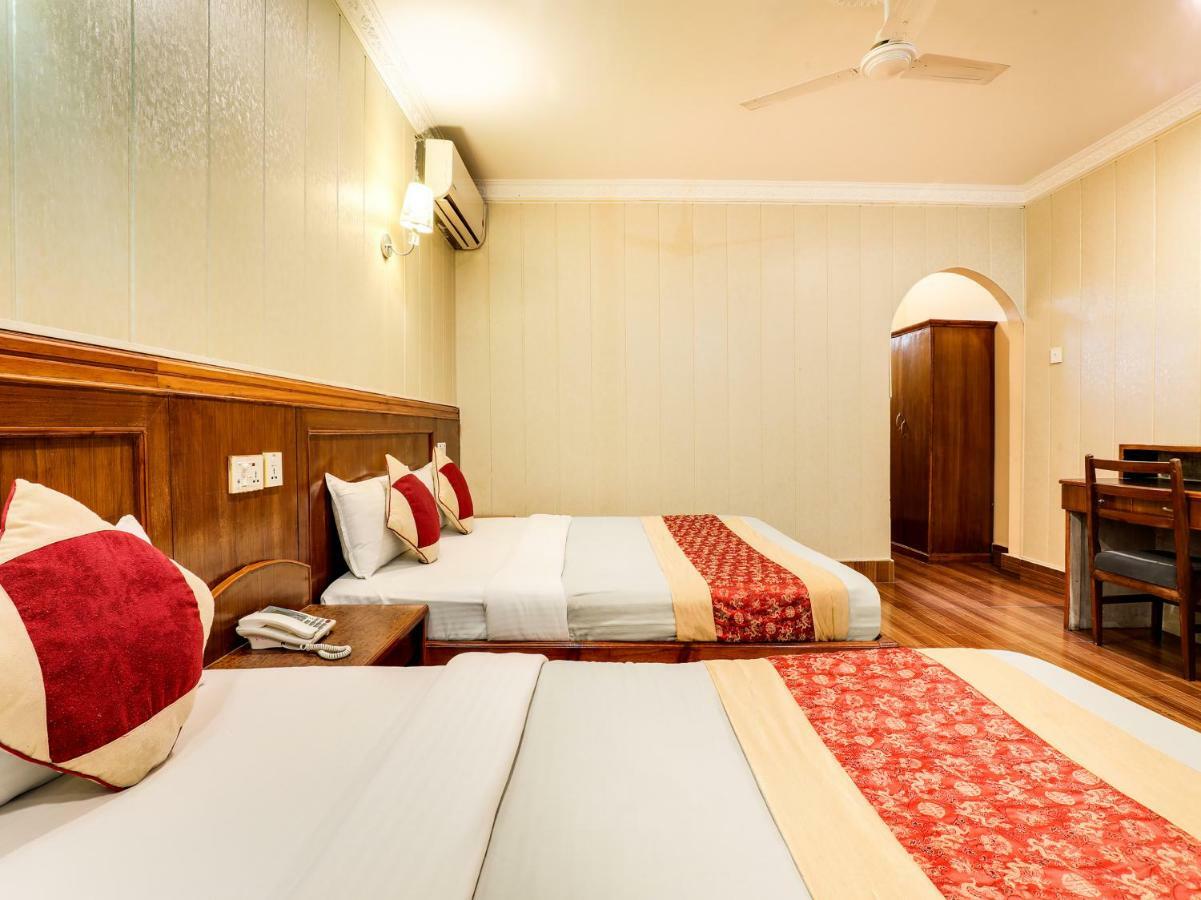Hotel Wildlife Camp Sauraha Exterior foto