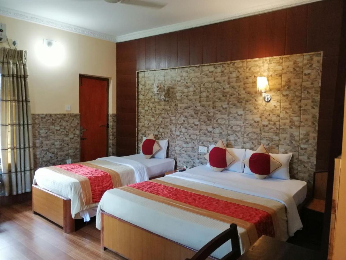 Hotel Wildlife Camp Sauraha Exterior foto